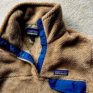 Brown bear Patagonia snap T pullover sweatshirt with pockets